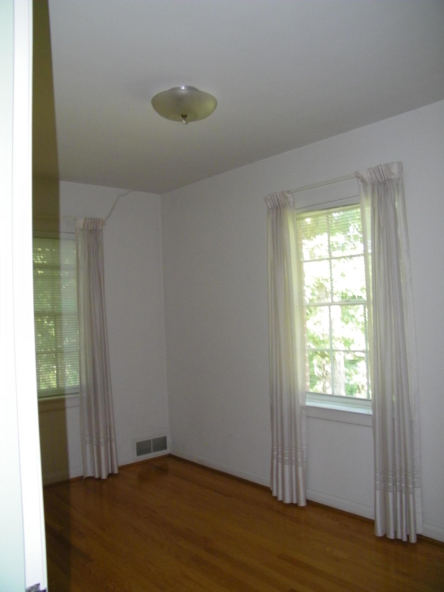 3333 Mud Lick Road Southwest Roanoke, VA 24018 - Photo 19 of 48 1st or rear bedroom