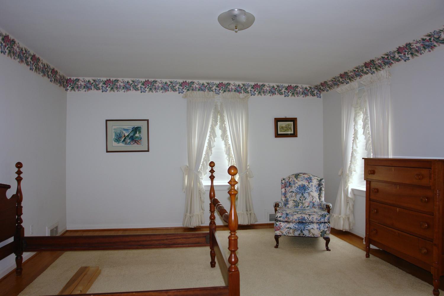 3333 Mud Lick Road Southwest Roanoke, VA 24018 - Photo 24 of 48 large front bedroom 3
