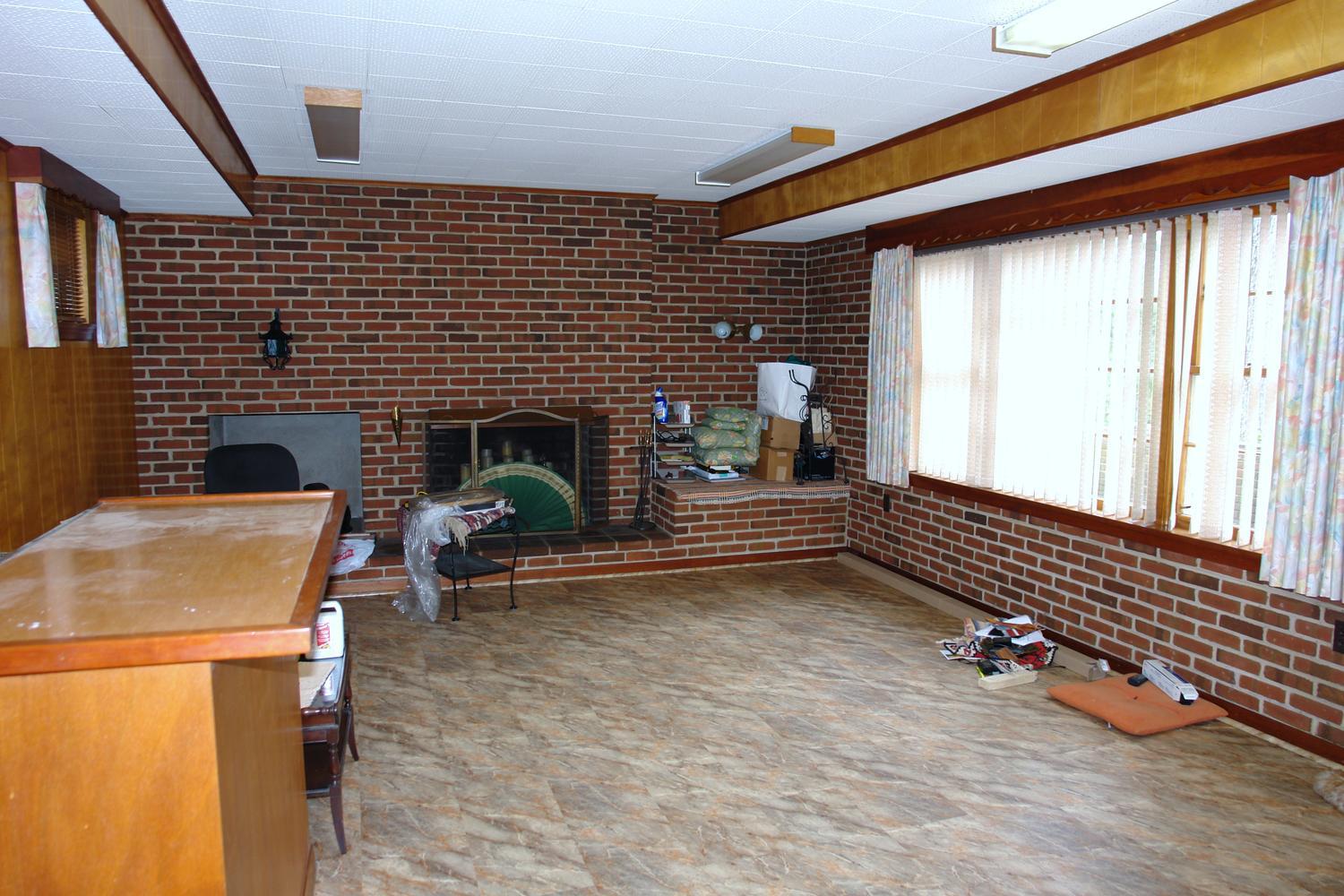3333 Mud Lick Road Southwest Roanoke, VA 24018 - Photo 32 of 48 Family Room-wood burning fireplace
