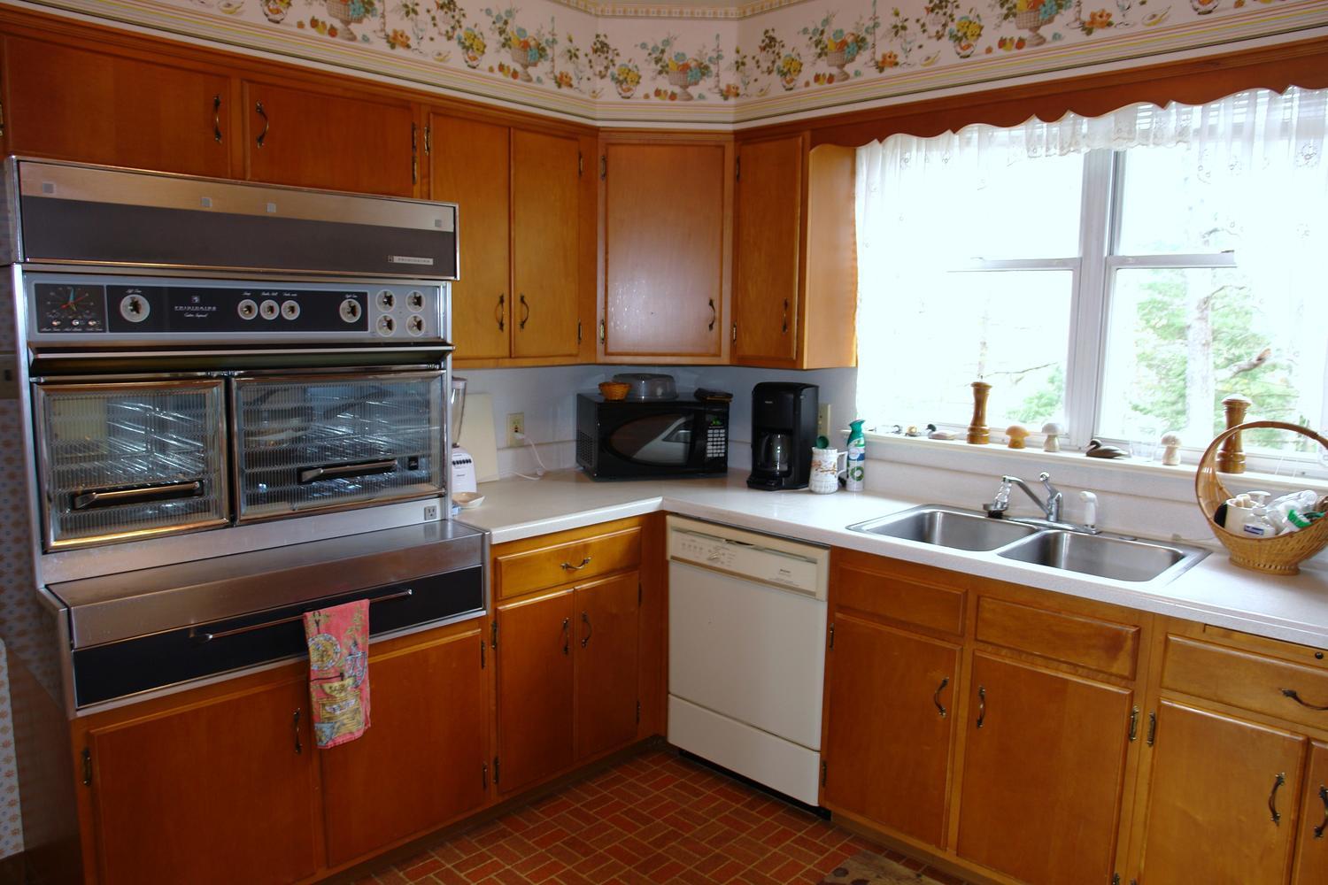 3333 Mud Lick Road Southwest Roanoke, VA 24018 - Photo 9 of 48 kitchen