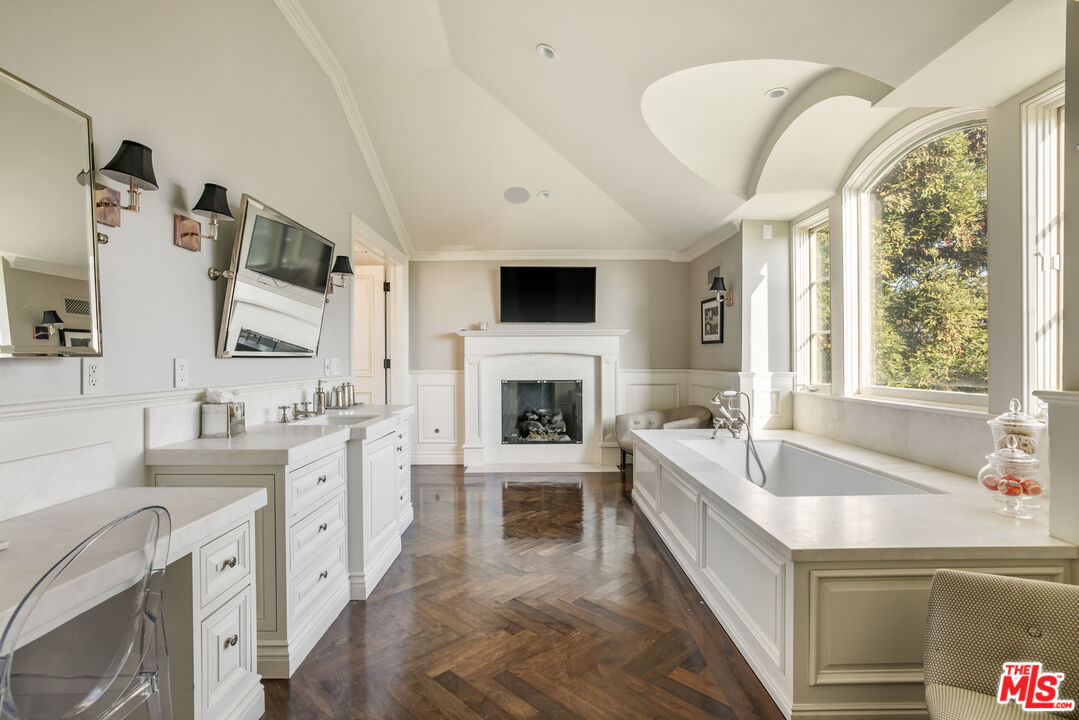 10847 Bellagio Road Los Angeles, CA 90077 - Photo 34 of 59