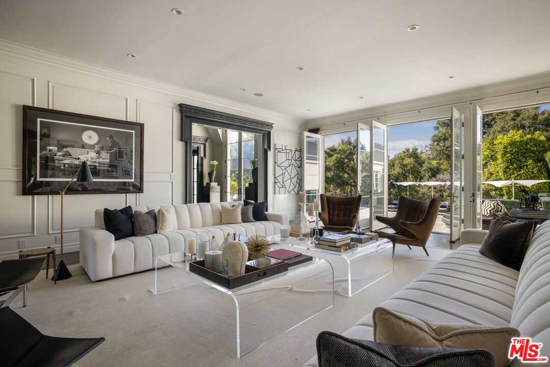 10847 Bellagio Road Los Angeles, CA 90077 - Photo 7 of 59