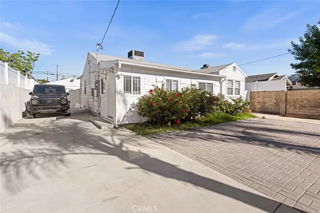 $3,200 | 10717 Cantara Street, Sun Valley, CA 91352