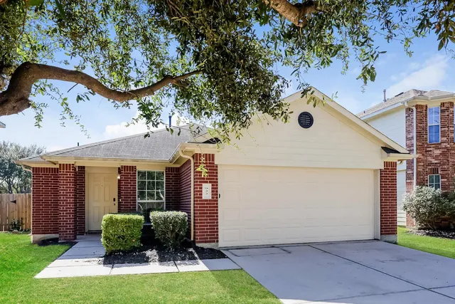 $1,899 | 922 Doubletree Glen Drive, Houston, TX 77073