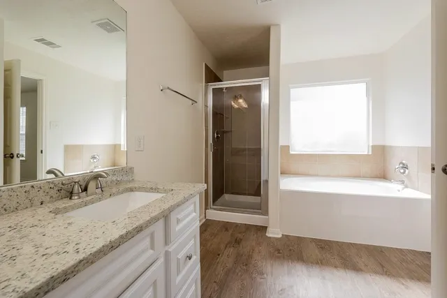 $1,899 | 922 Doubletree Glen Drive, Houston, TX 77073