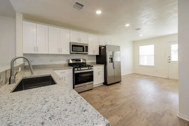 $1,899 | 922 Doubletree Glen Drive, Houston, TX 77073