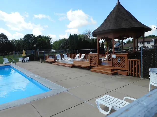 $175,000 | 1729 Raintree Court, Unit 1729, Sycamore, IL 60178