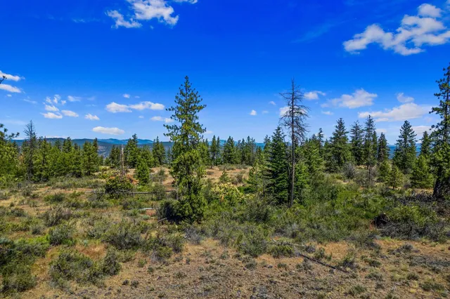 $89,900 | 51200 East Whispering Pines Drive East, Reardan, WA 99029