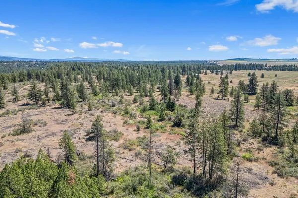 $89,900 | 51200 East Whispering Pines Drive East, Reardan, WA 99029