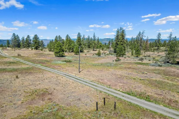 $89,900 | 51200 East Whispering Pines Drive East, Reardan, WA 99029