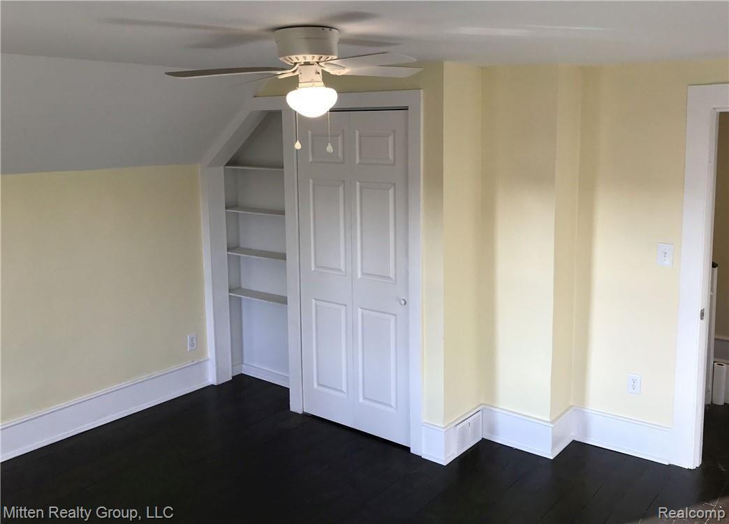 5080 Colf Road Carleton, MI 48117 - Photo 9 of 25 9 Bed2 (2).jpg