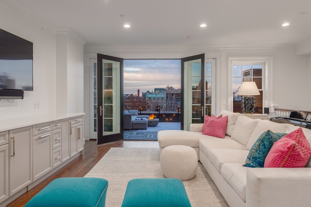 288 Commonwealth Avenue, Unit PH Boston, MA 02115 - Photo 12 of 15