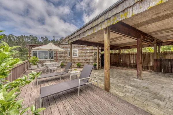 $1,100,000 | 17 VÃa Castanada, Monterey, CA 93940