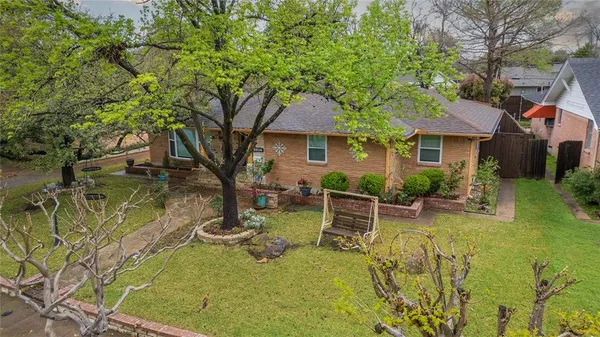 $3,900 | 2516 Pinebluff Drive, Dallas, TX 75228