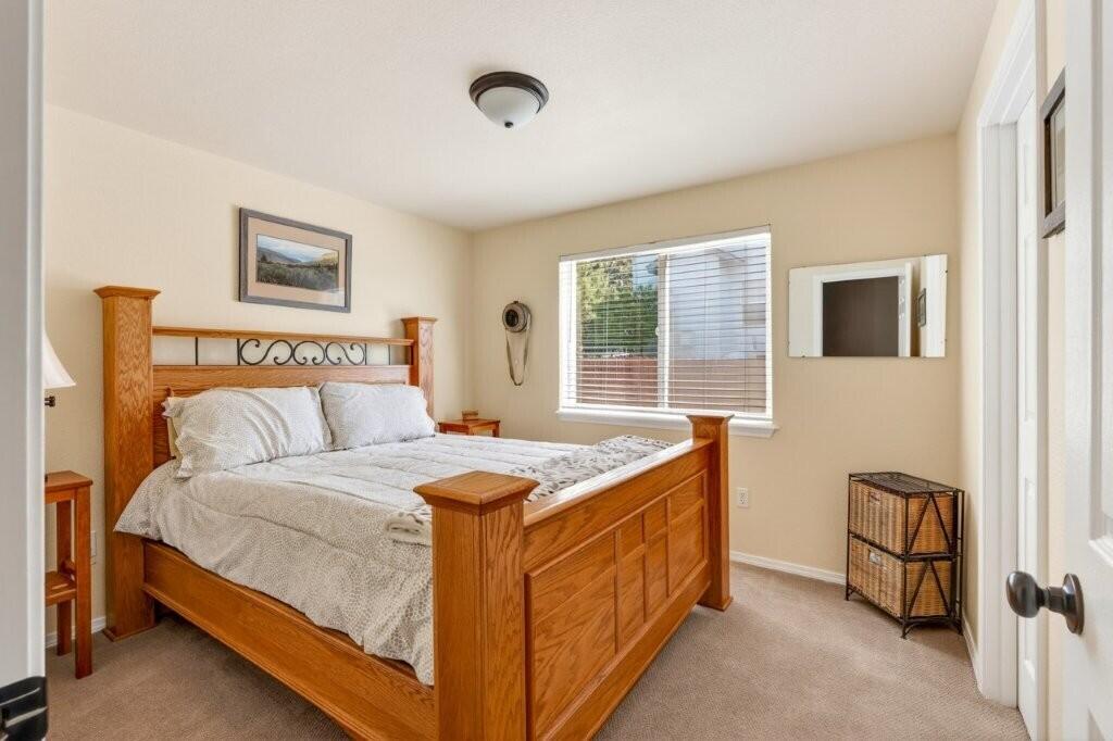 2144 Southwest 37th Street Redmond, OR 97756 - Photo 18 of 35 18