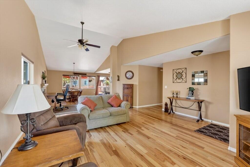 2144 Southwest 37th Street Redmond, OR 97756 - Photo 4 of 35 4
