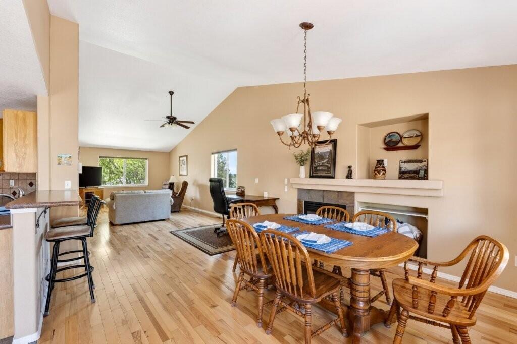 2144 Southwest 37th Street Redmond, OR 97756 - Photo 5 of 35 5