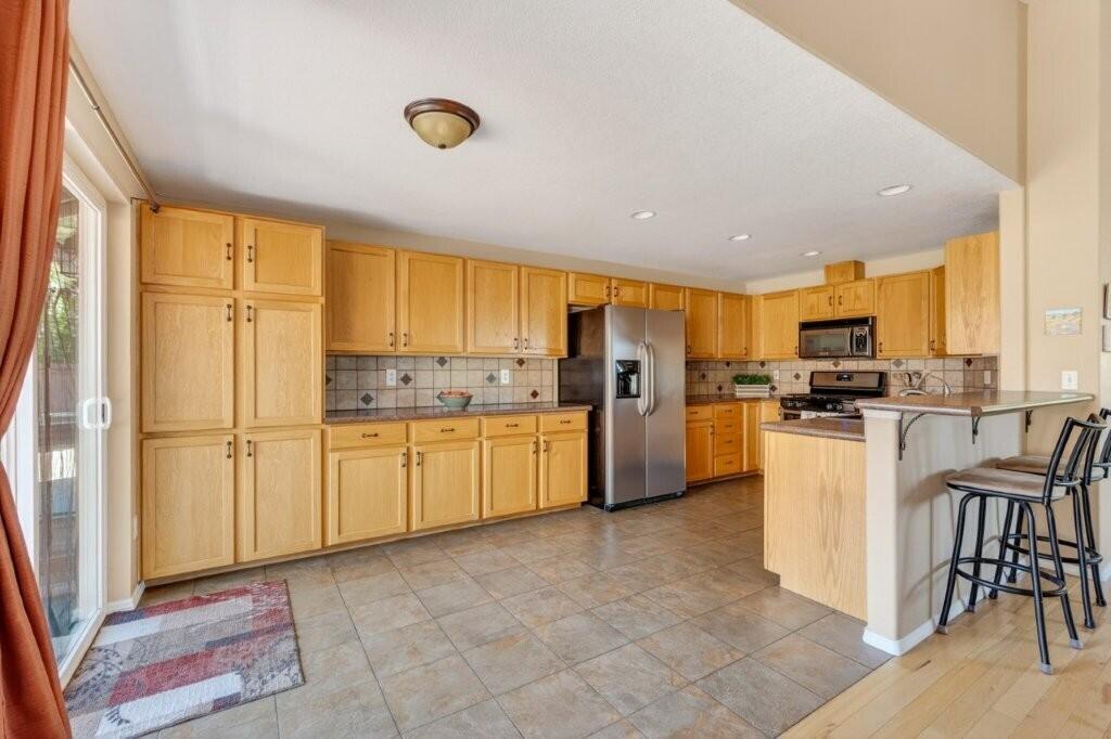 2144 Southwest 37th Street Redmond, OR 97756 - Photo 10 of 35 10