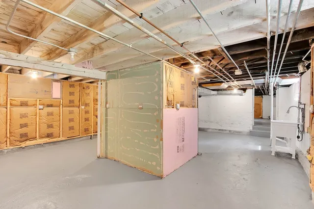 a view of utility room