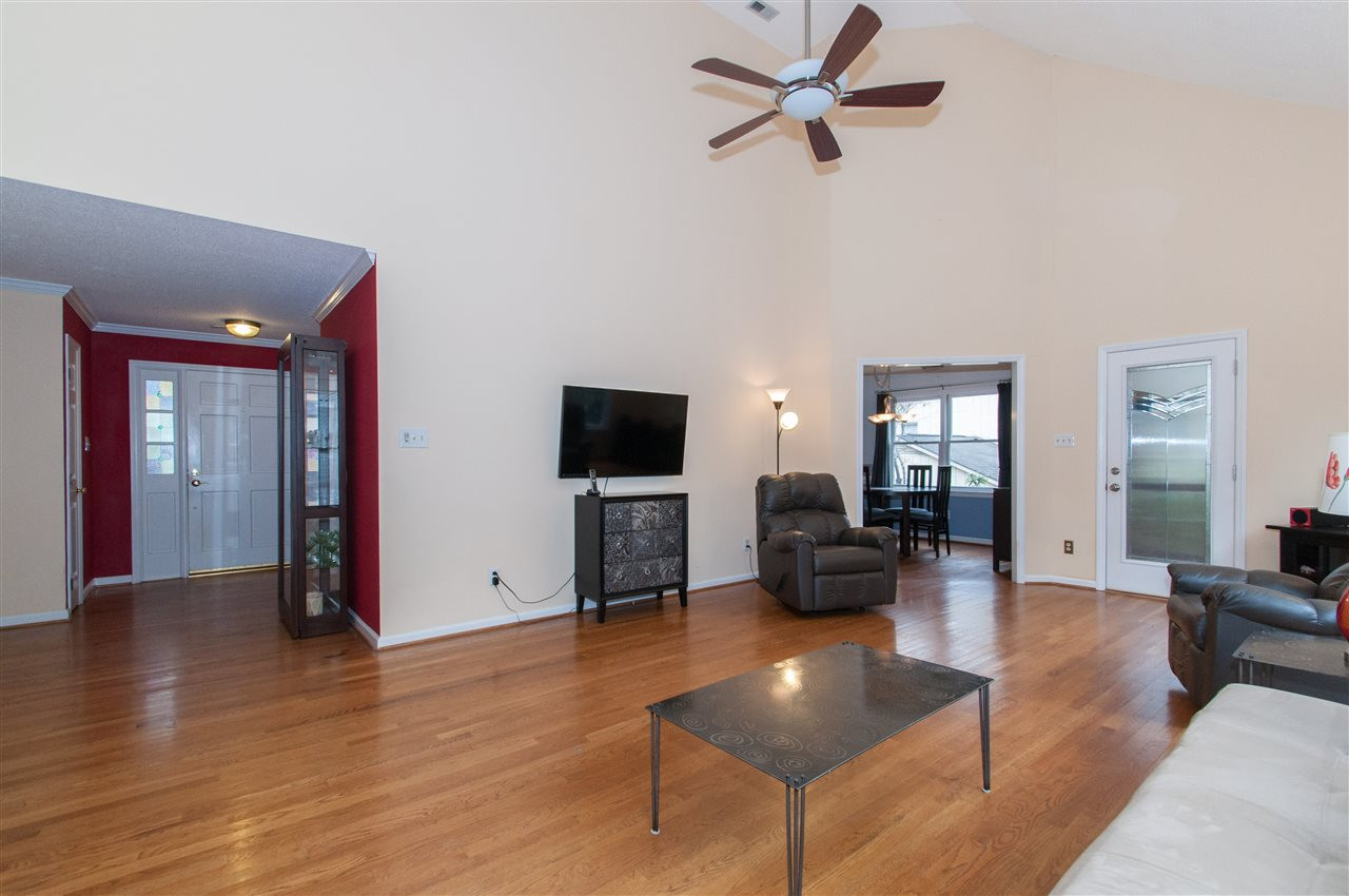 4009 Castle Court Raleigh, NC 27613 - Photo 3 of 25 Living Room