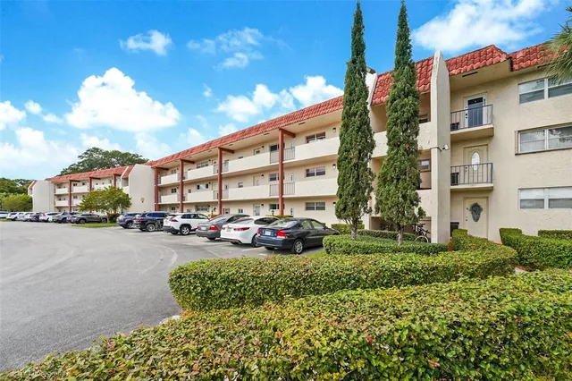 $144,000 | 300 South Hollybrook Drive, Unit 302, Pembroke Pines, FL 33024