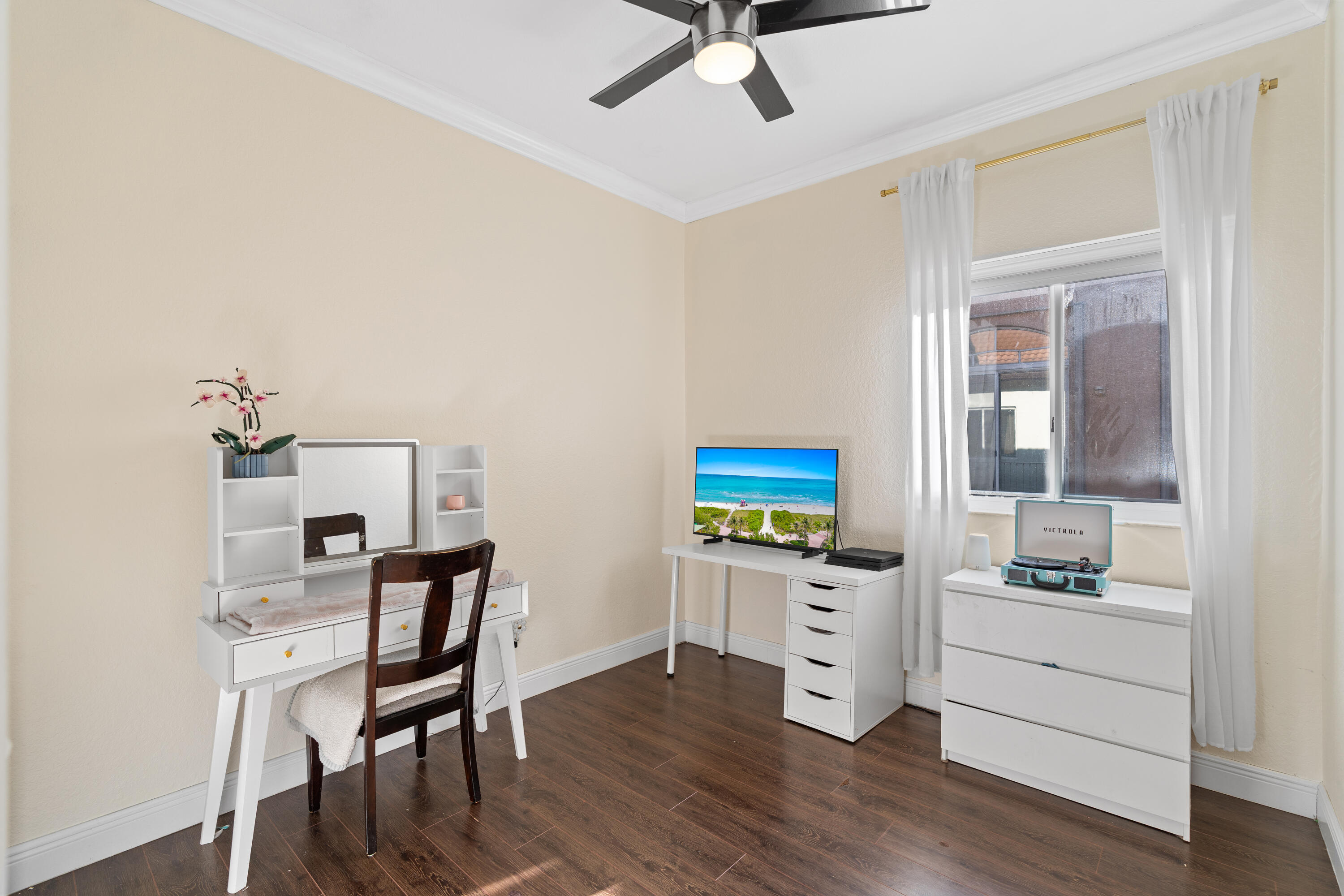 13461 Southwest 29th Street Miramar, FL 33027 - Photo 16 of 54 a workspace with furniture and wooden floor