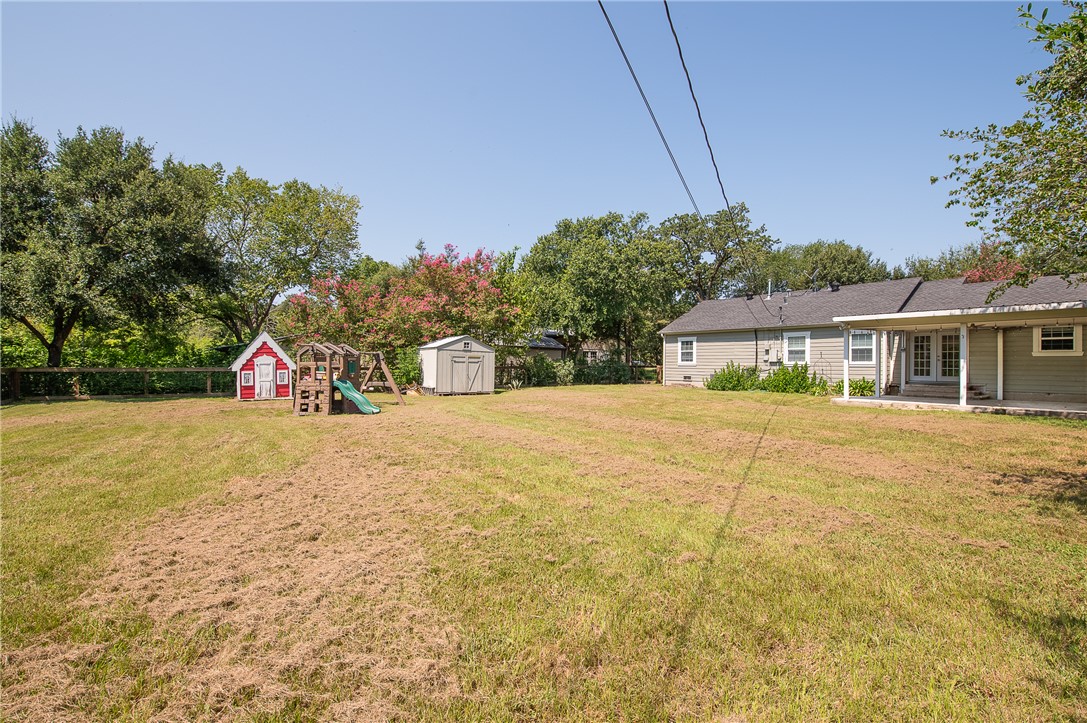 709 Inwood Drive Bryan, TX 77802 - Photo 22 of 23 Backyard