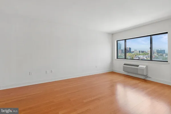 $358,000 | 200 Lombard Street, Unit 815, Philadelphia, PA 19147