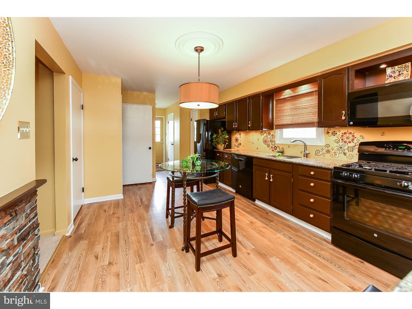 26 New Oak Road Mickleton, NJ 08056 - Photo 6 of 25 Kitchen