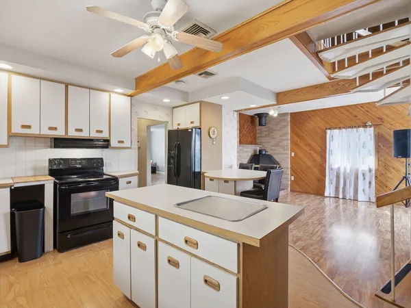 $959,900 | 32-34 Harley Avenue, Everett, MA 02149