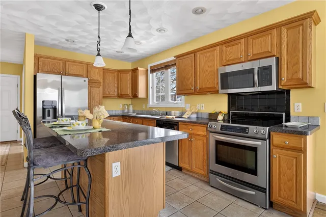 $749,000 | 36 Sachem Road, Narragansett, RI 02882