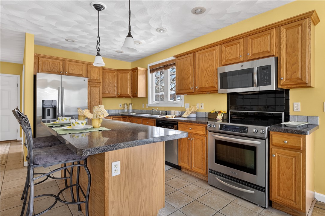 36 Sachem Road Narragansett, RI 02882 - Photo 12 of 37