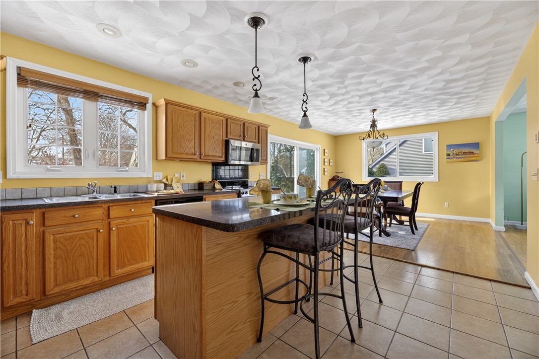 36 Sachem Road Narragansett, RI 02882 - Photo 13 of 37