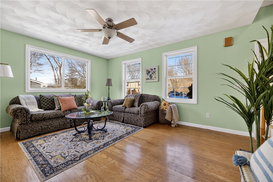 36 Sachem Road Narragansett, RI 02882 - Photo 5 of 37