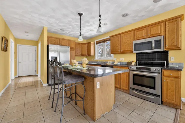 $749,000 | 36 Sachem Road, Narragansett, RI 02882