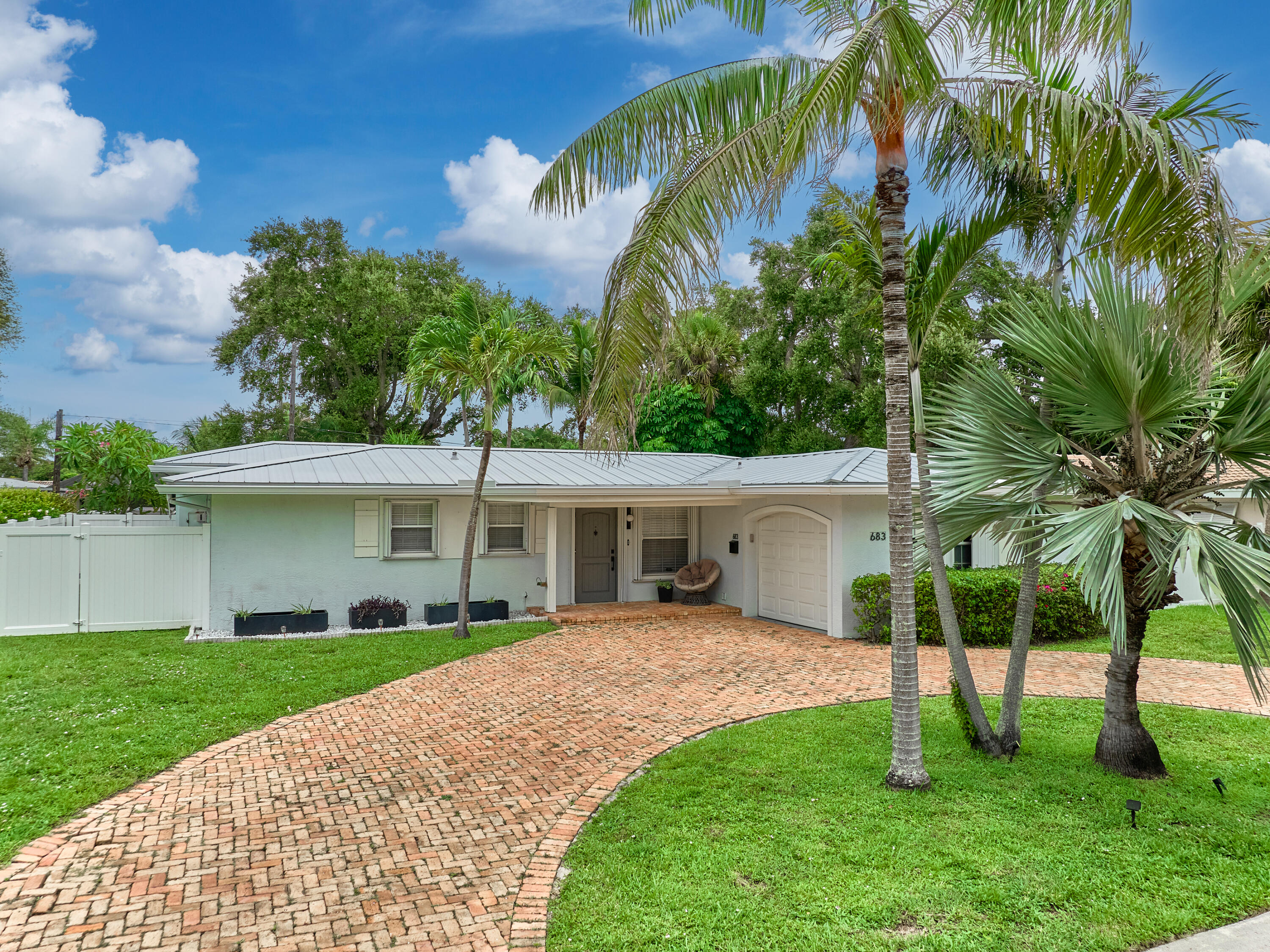 683 Southwest 2nd Street Boca Raton, FL 33486 - Photo 2 of 48 © PYL 0002