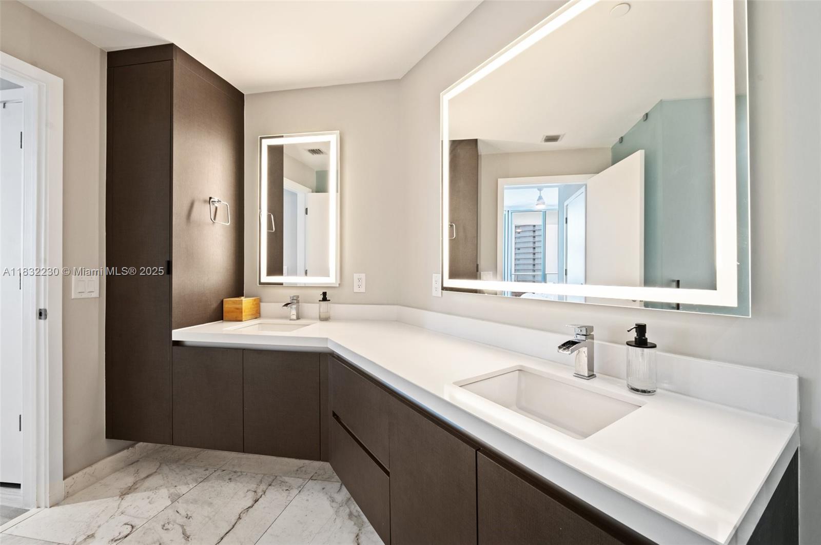 851 Northeast 1st Avenue, Unit 2809 Miami, FL 33132 - Photo 16 of 42