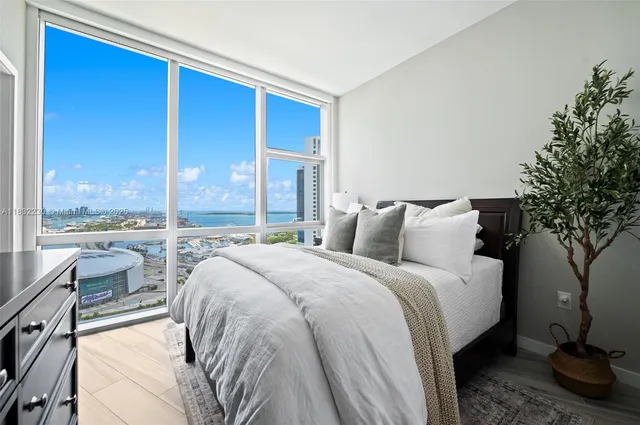 $1,300,000 | 851 Northeast 1st Avenue, Unit 2809, Miami, FL 33132
