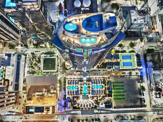 $1,300,000 | 851 Northeast 1st Avenue, Unit 2809, Miami, FL 33132