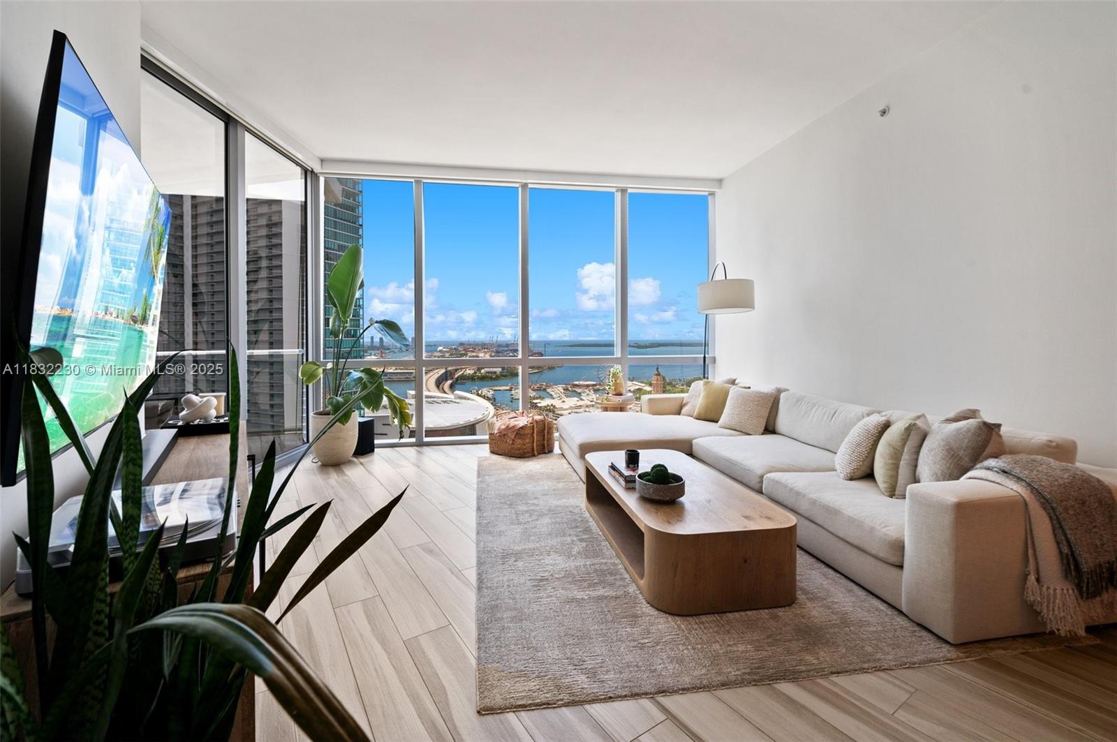 851 Northeast 1st Avenue, Unit 2809 Miami, FL 33132 - Photo 10 of 42