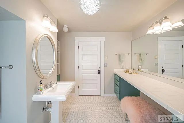 $685,000 | 173 North Placer Avenue, Idaho Falls, ID 83402