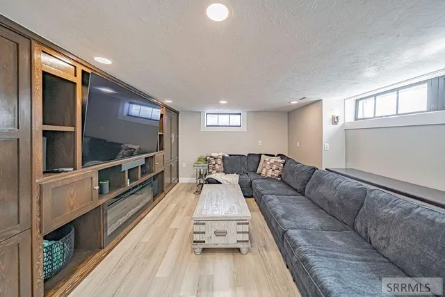 $685,000 | 173 North Placer Avenue, Idaho Falls, ID 83402