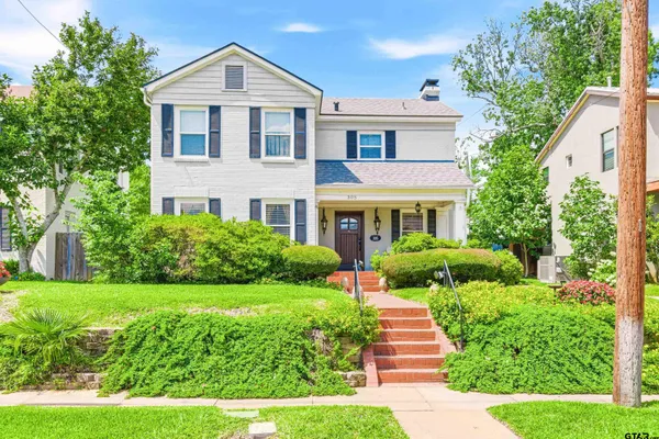 $420,000 | 305 West Dobbs Street, Tyler, TX 75701