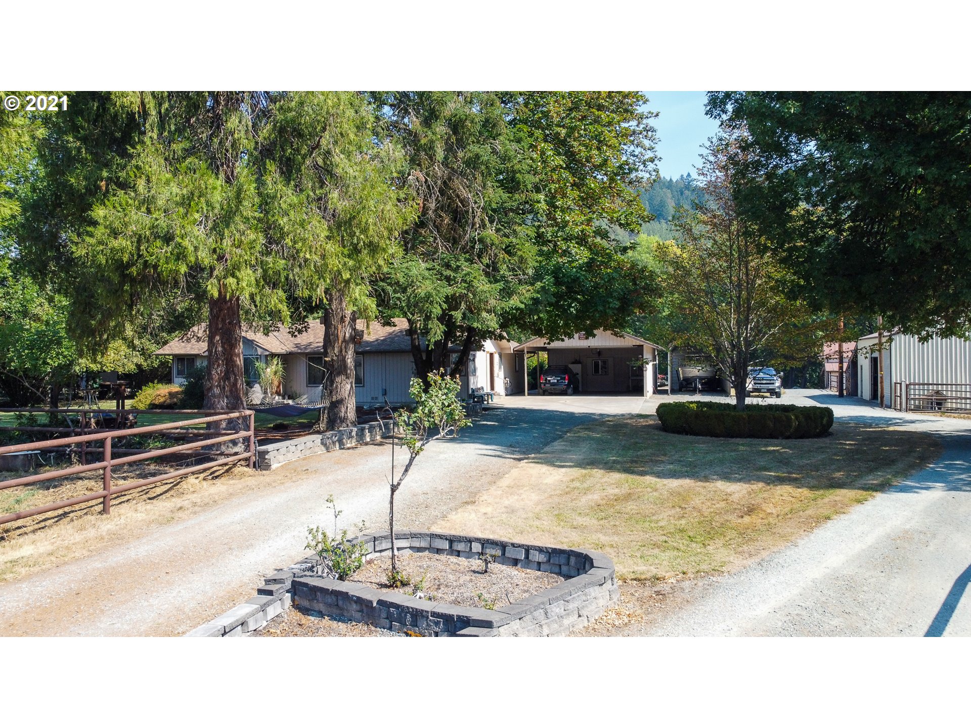 252 Forest Road Myrtle Creek, OR 97457 - Photo 7 of 32 Gallery Image 7