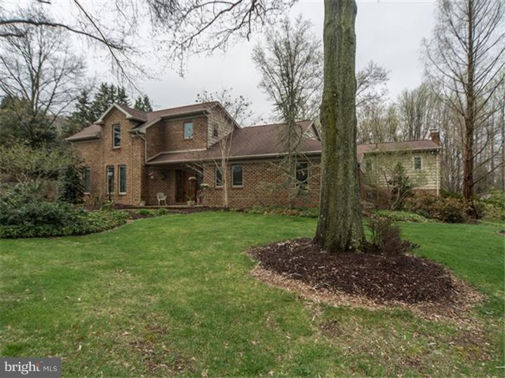 1519 Cedar Top Road Reading, PA 19607 - Photo 2 of 25