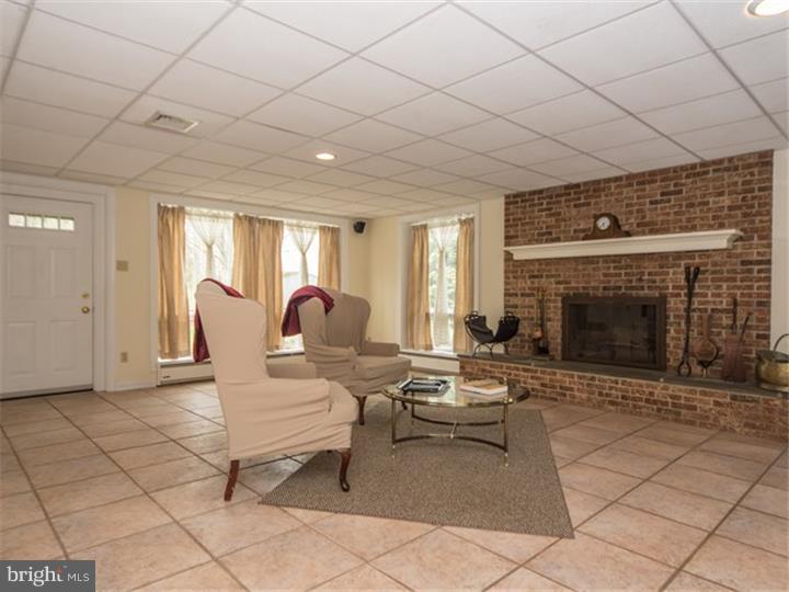 1519 Cedar Top Road Reading, PA 19607 - Photo 10 of 25