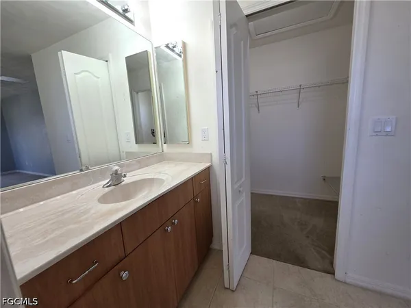 $2,500 | 4614 Southwest 9th Place, Cape Coral, FL 33914