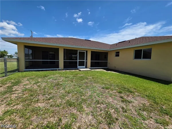 $2,500 | 4614 Southwest 9th Place, Cape Coral, FL 33914