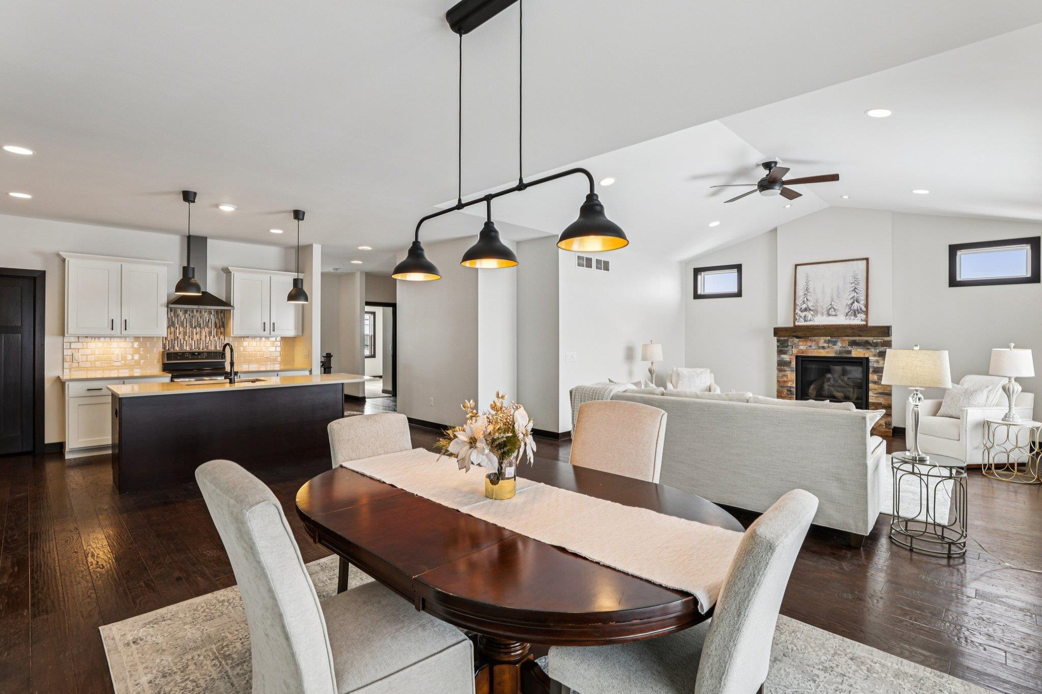 5830 Eagle Prairie Court Middleton, WI 53597 - Photo 8 of 46