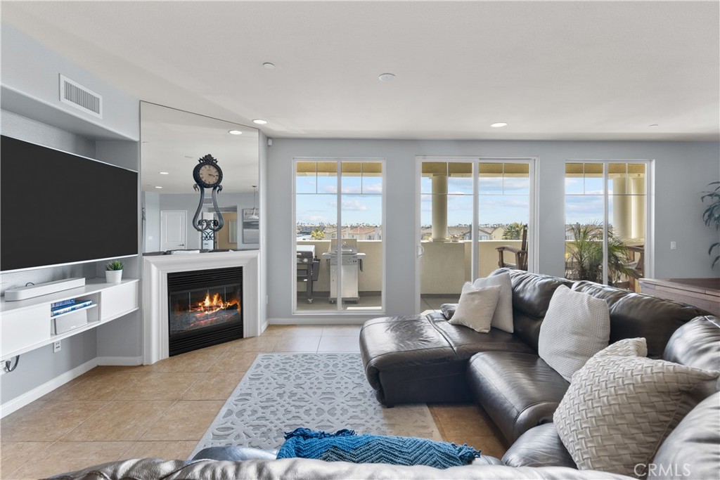 4240 Tradewinds Drive Oxnard, CA 93035 - Photo 11 of 43